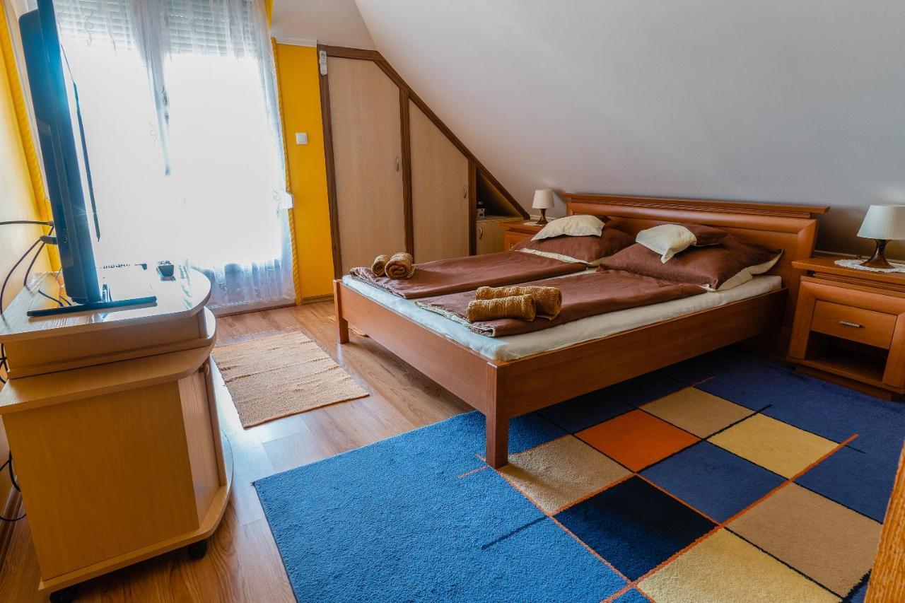Gal Apartmanhaz 哈卡尼 外观 照片