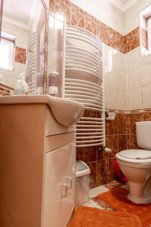 Gal Apartmanhaz 哈卡尼 外观 照片