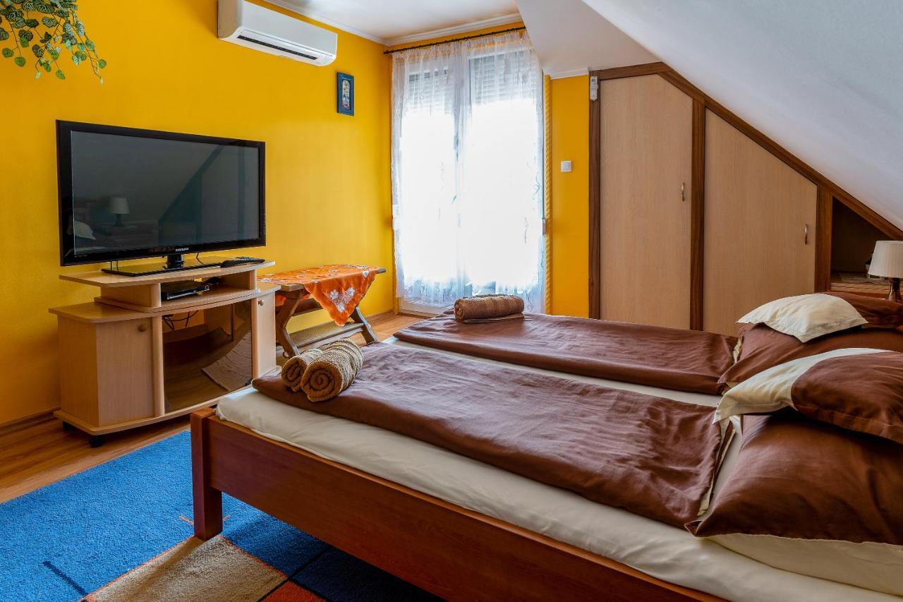 Gal Apartmanhaz 哈卡尼 外观 照片