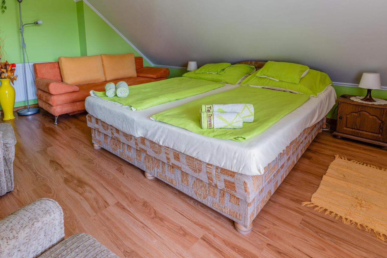 Gal Apartmanhaz 哈卡尼 外观 照片