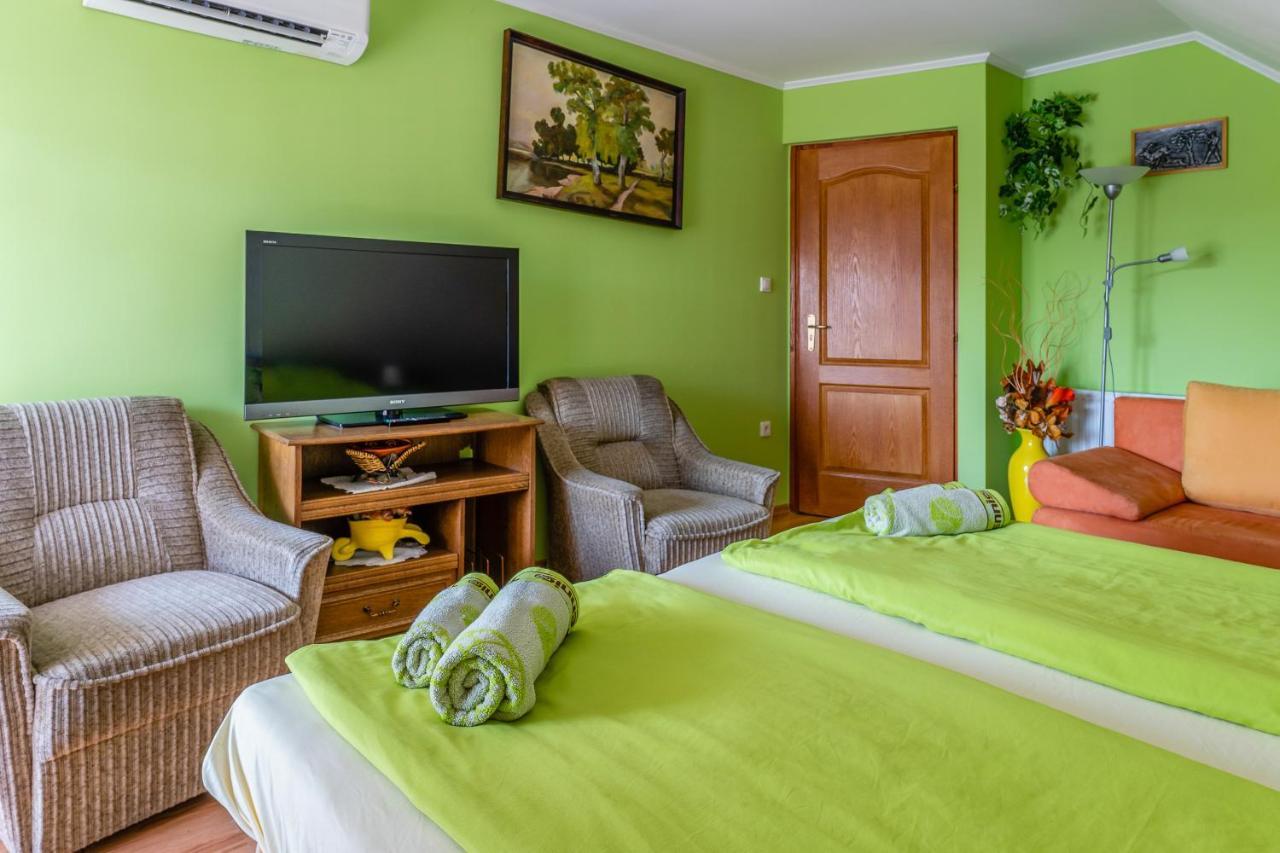 Gal Apartmanhaz 哈卡尼 外观 照片