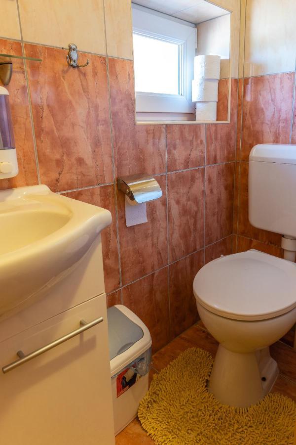 Gal Apartmanhaz 哈卡尼 外观 照片