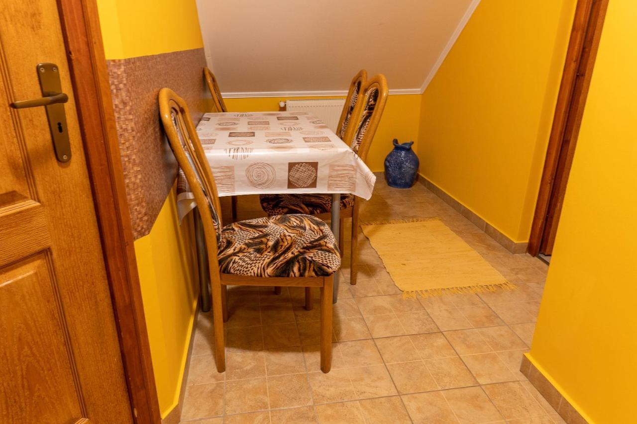 Gal Apartmanhaz 哈卡尼 外观 照片
