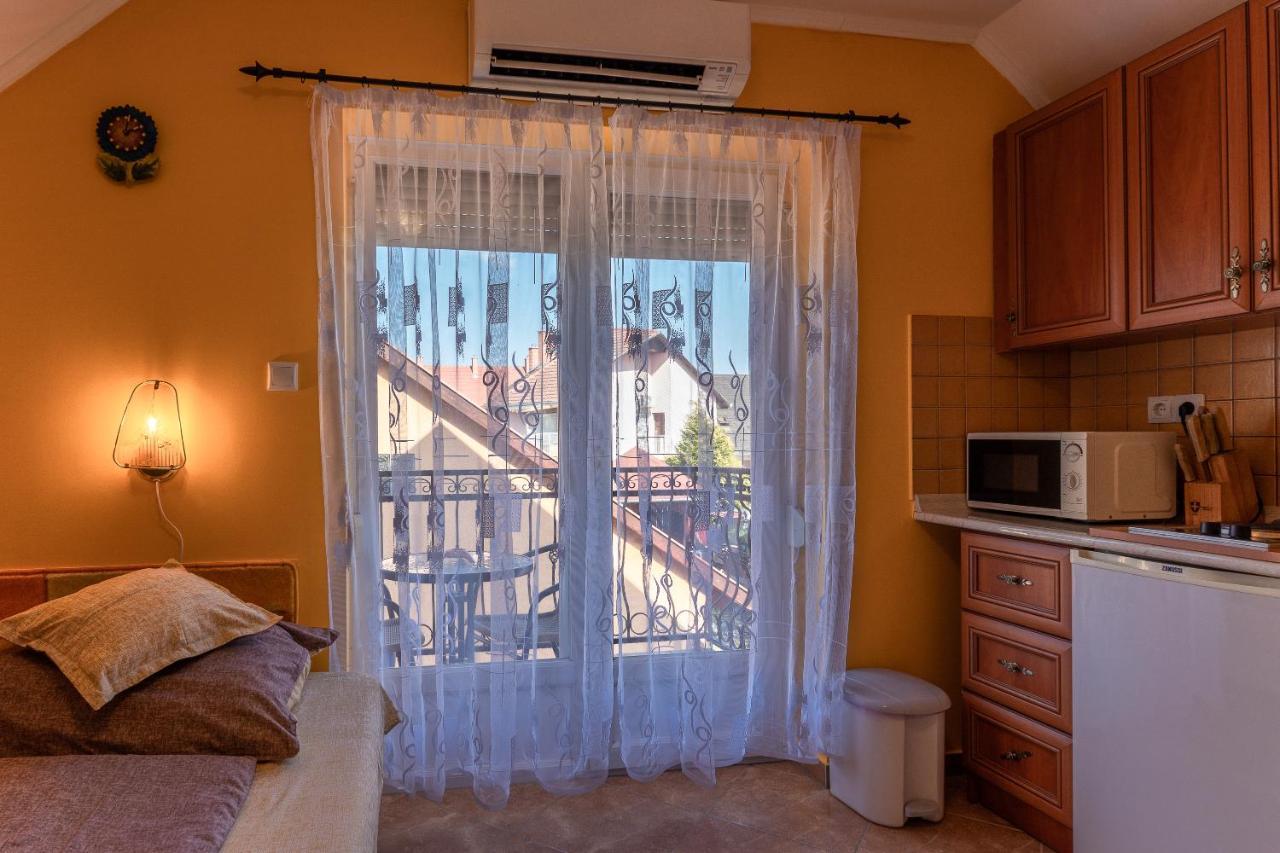 Gal Apartmanhaz 哈卡尼 外观 照片