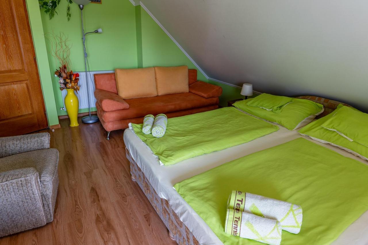 Gal Apartmanhaz 哈卡尼 外观 照片