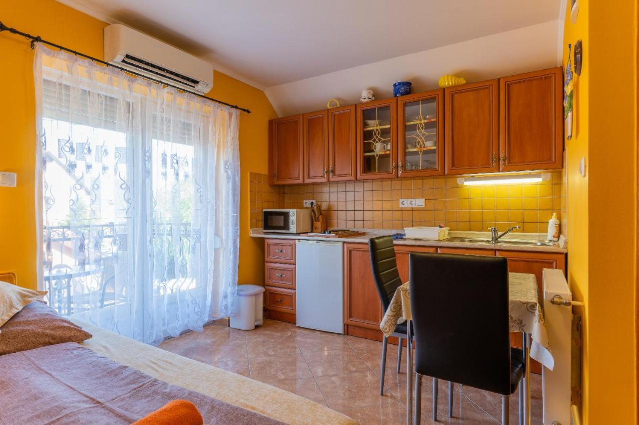 Gal Apartmanhaz 哈卡尼 外观 照片