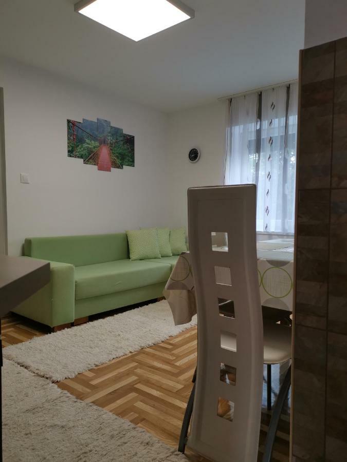 Gal Apartmanhaz 哈卡尼 外观 照片