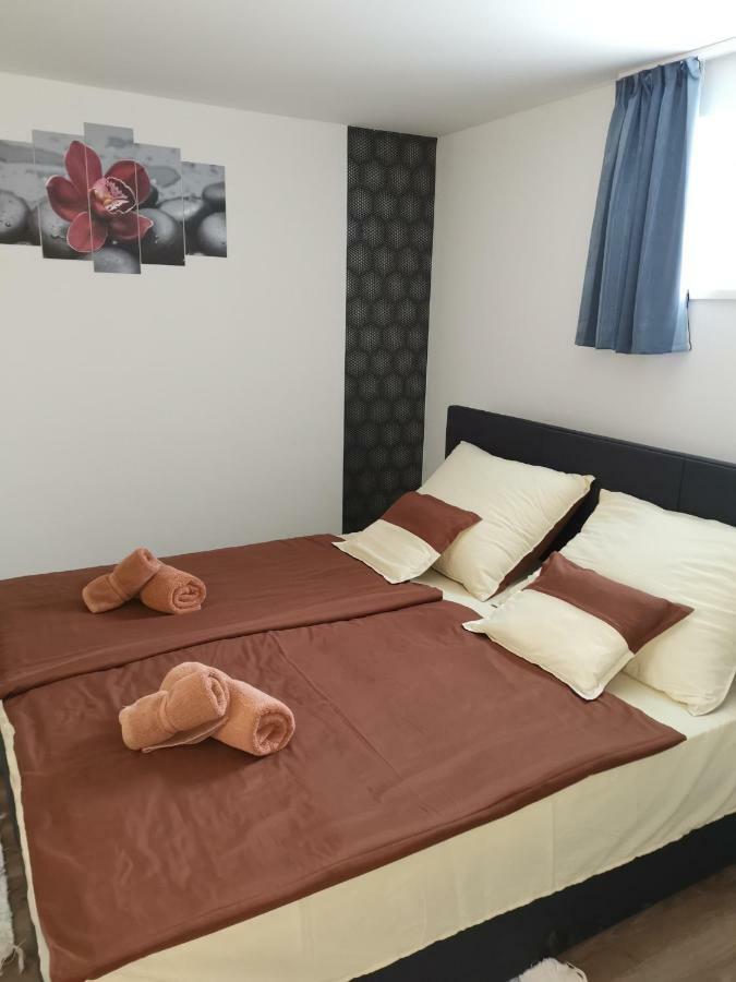 Gal Apartmanhaz 哈卡尼 外观 照片