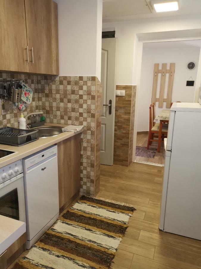 Gal Apartmanhaz 哈卡尼 外观 照片