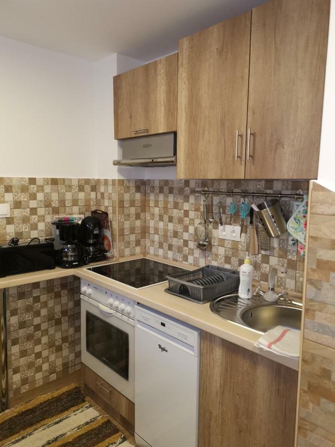 Gal Apartmanhaz 哈卡尼 外观 照片