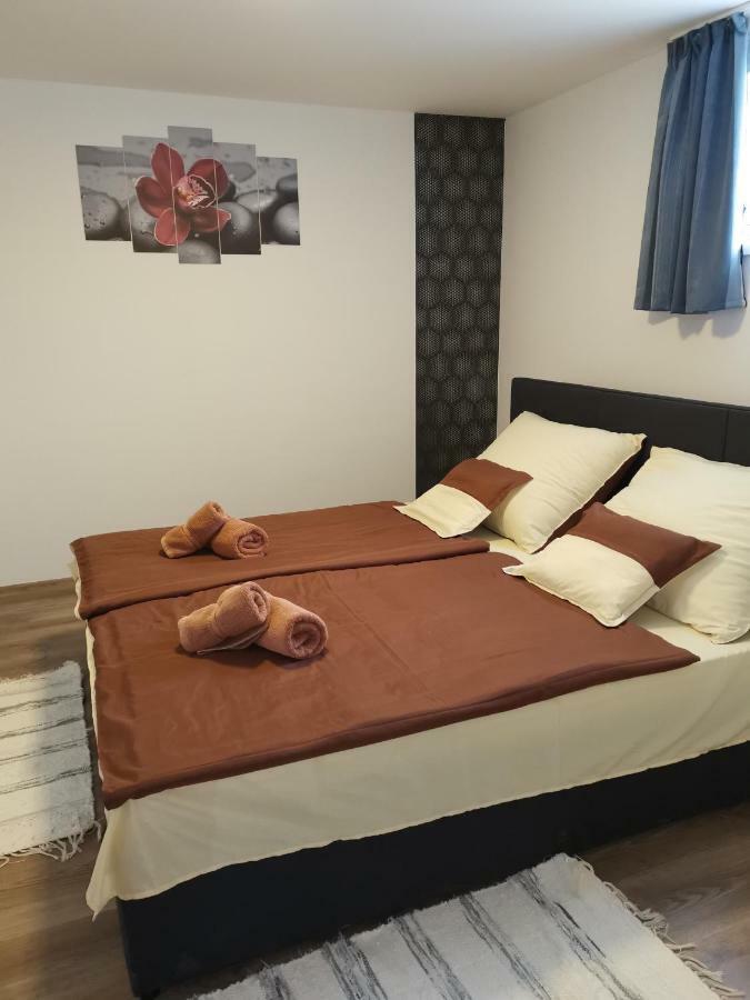 Gal Apartmanhaz 哈卡尼 外观 照片