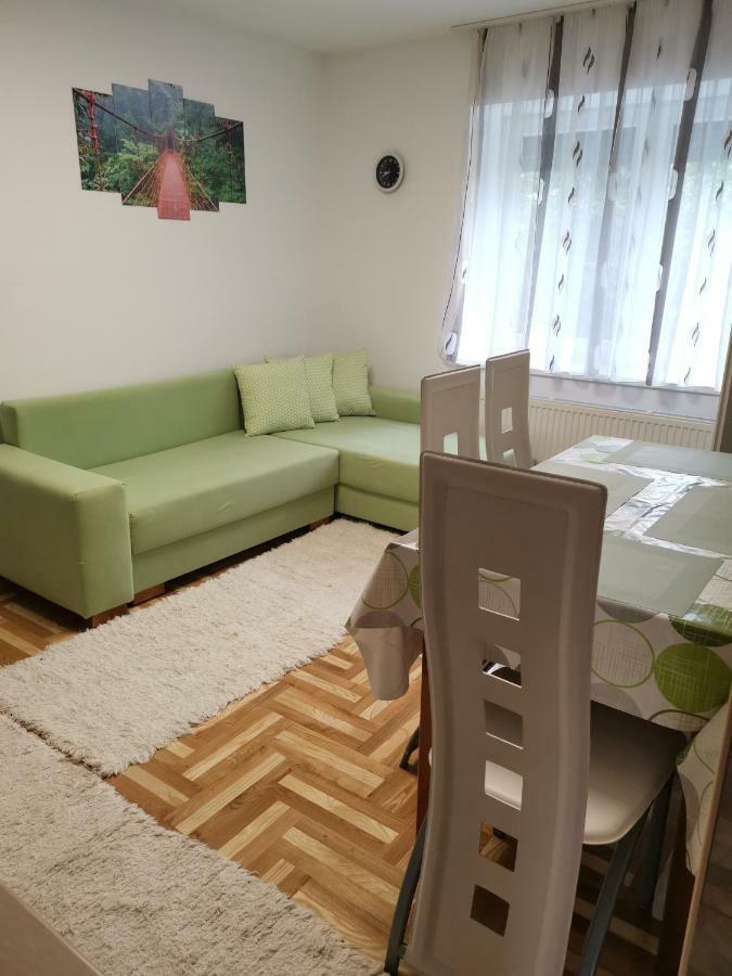 Gal Apartmanhaz 哈卡尼 外观 照片
