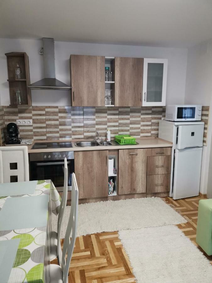 Gal Apartmanhaz 哈卡尼 外观 照片