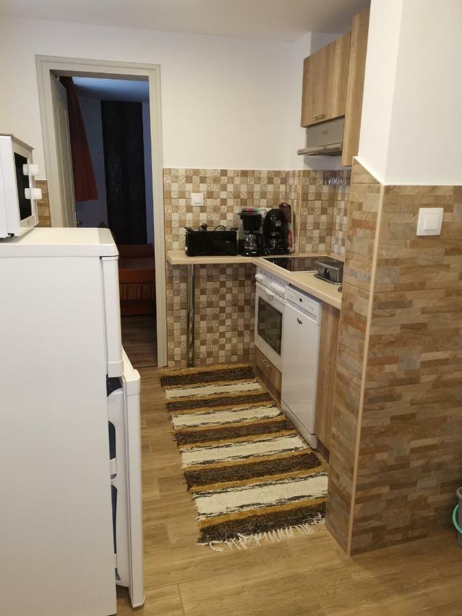 Gal Apartmanhaz 哈卡尼 外观 照片