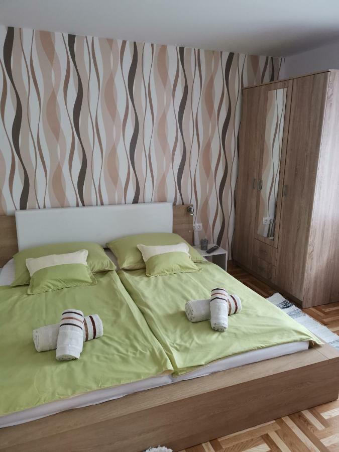 Gal Apartmanhaz 哈卡尼 外观 照片
