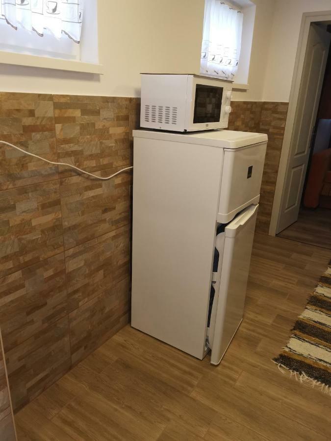 Gal Apartmanhaz 哈卡尼 外观 照片